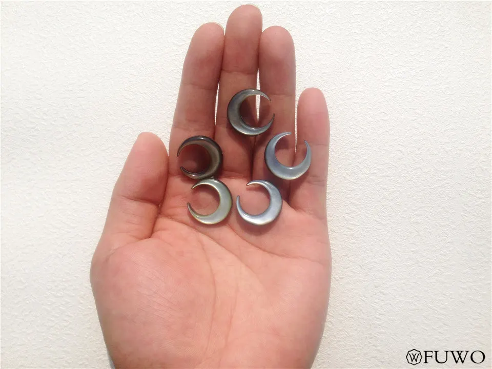 20mm Natural Black Shell Crescent Pendant 12