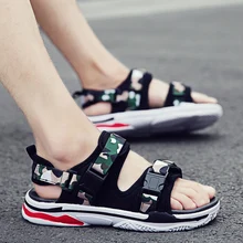 BomKinta Летняя мода Hasp сандалии для прогулок Мужская обувь против скольжения камуфляж мужской тапочки бренд пряжки пляжные мужские сандалии