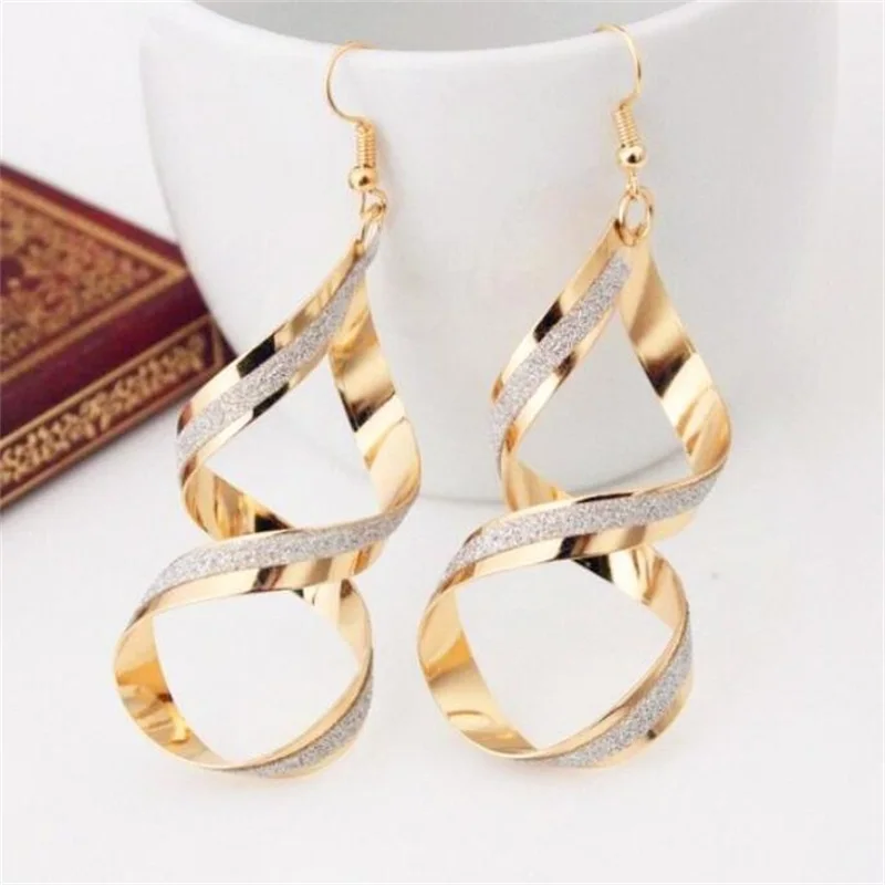 

New Fashion Punk Earrings Rombo Twist Hollow Large Leaf Hangs Earrings For Women Women's Wedding Jewelry Boucle d'oreille