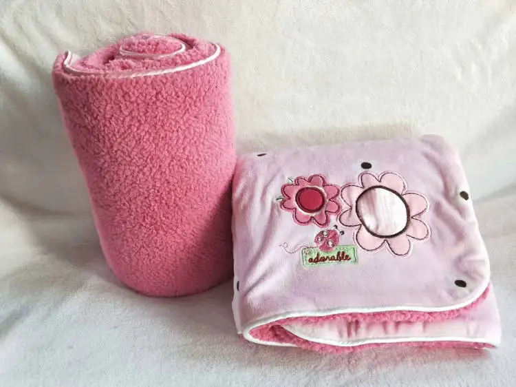 Супер мягкое детское одеяло из кораллового флиса, детское постельное белье для кроватки, розовое покрывало с цветами, подарок для новорожденной девочки 76*101 см