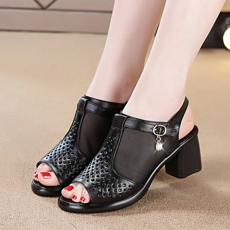 

2017, The New Leather Sandals, Followed By Comfortable, Anti-skid, Fish Mouth, Mother Sandals, Waterproof Taiwan