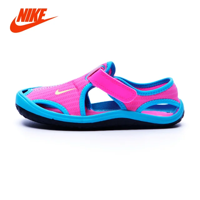 nike closed toe sandals