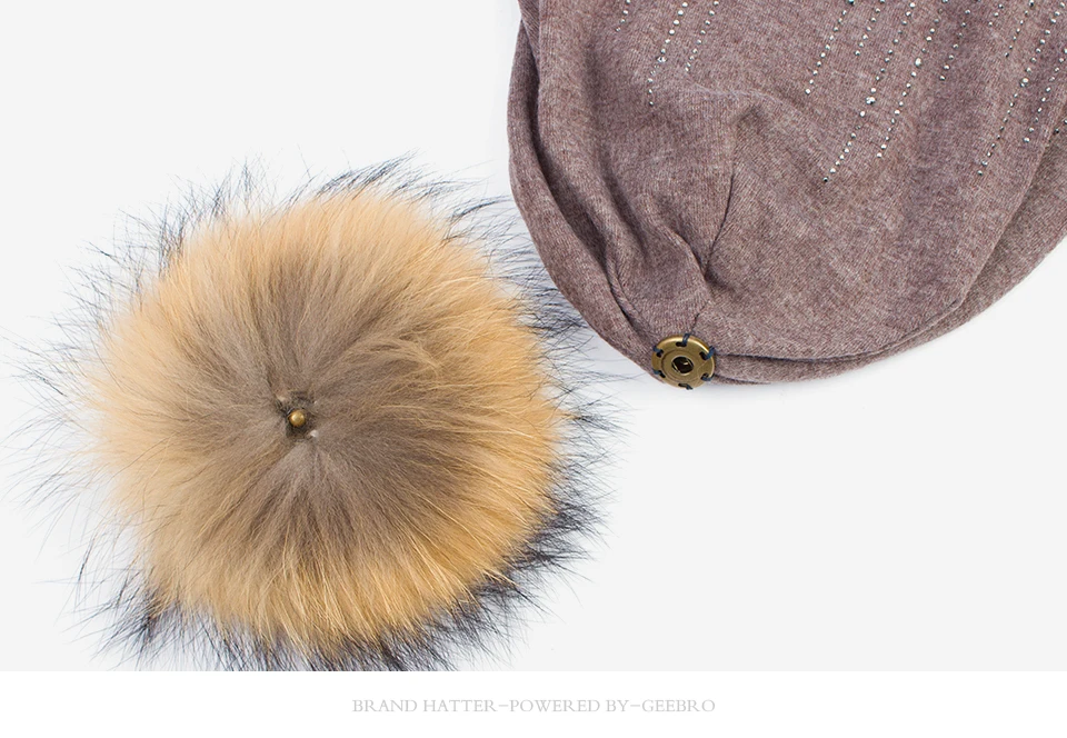 Geebro осень Для женщин круглые стразы хлопок головные уборы Beanies шапка из натурального енота помпонами из меха теплая зимняя шапка с помпоном из натурального меха