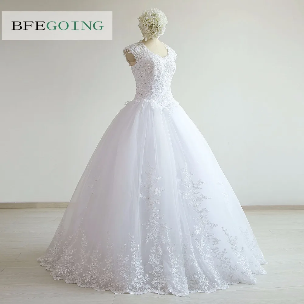 

White Tulle Appliques Lace Beading Ball Gown Wedding Dress Floor-Length V-Neck Lace up Real /Original Photos Custom made