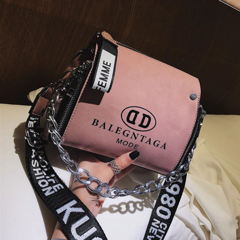 

Barrel Shaped Thick Chain Design Bucket Shoulder Bag with Letter Wide Strap Fashion Scrub PU Leather Crossbody Messenger Bags