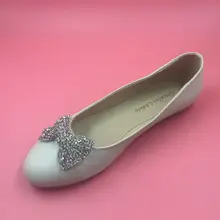 White Round Toe Flat Wedding Shoes Crystals Bow Front Bridal Shoes Closed Toe Female Flats Women Shoes Spring Flat Heel