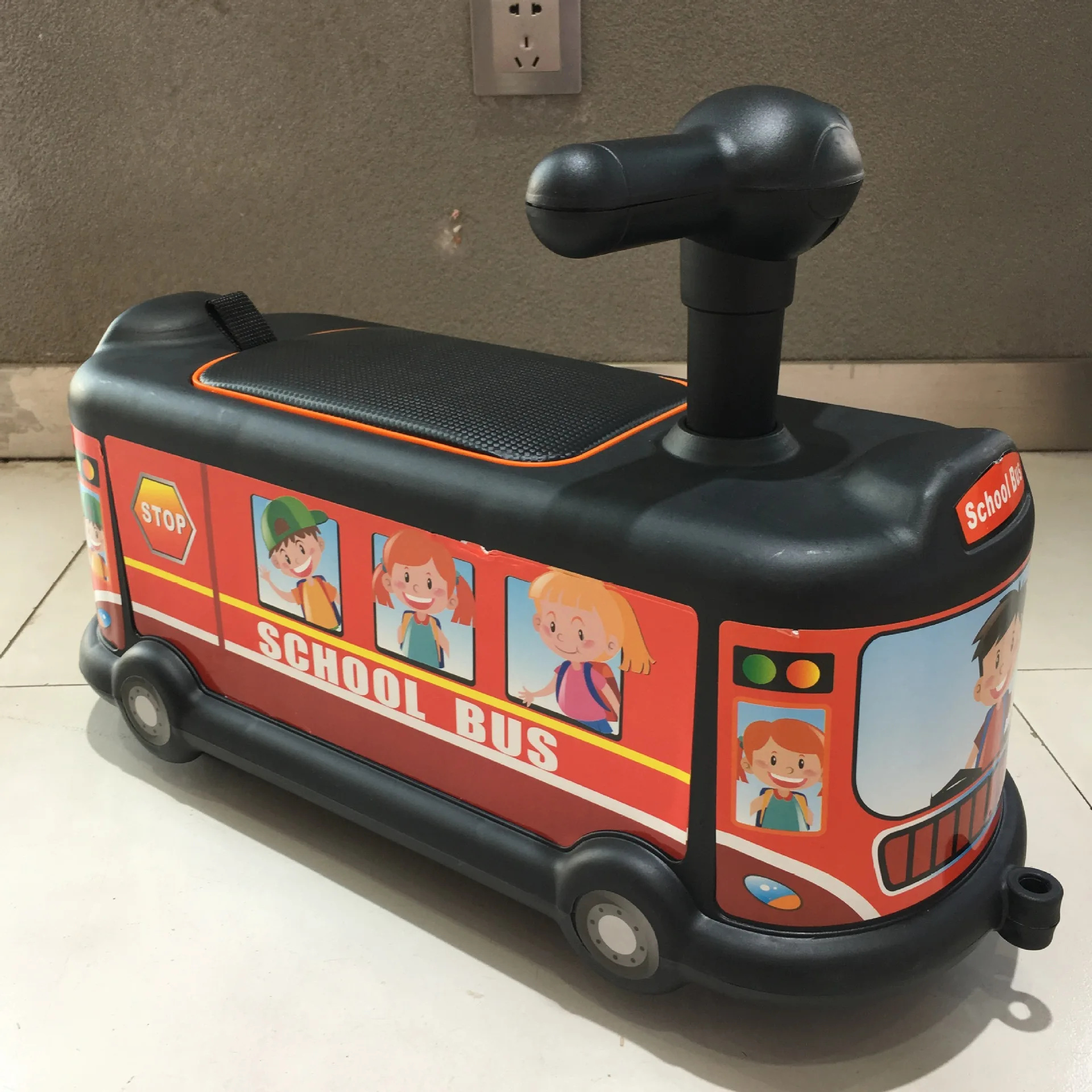 Детские игрушки машинка с рулем четырехколесный Универсальный бесшумный ходунки колеса дети кататься на игрушки, детская игрушка автобус