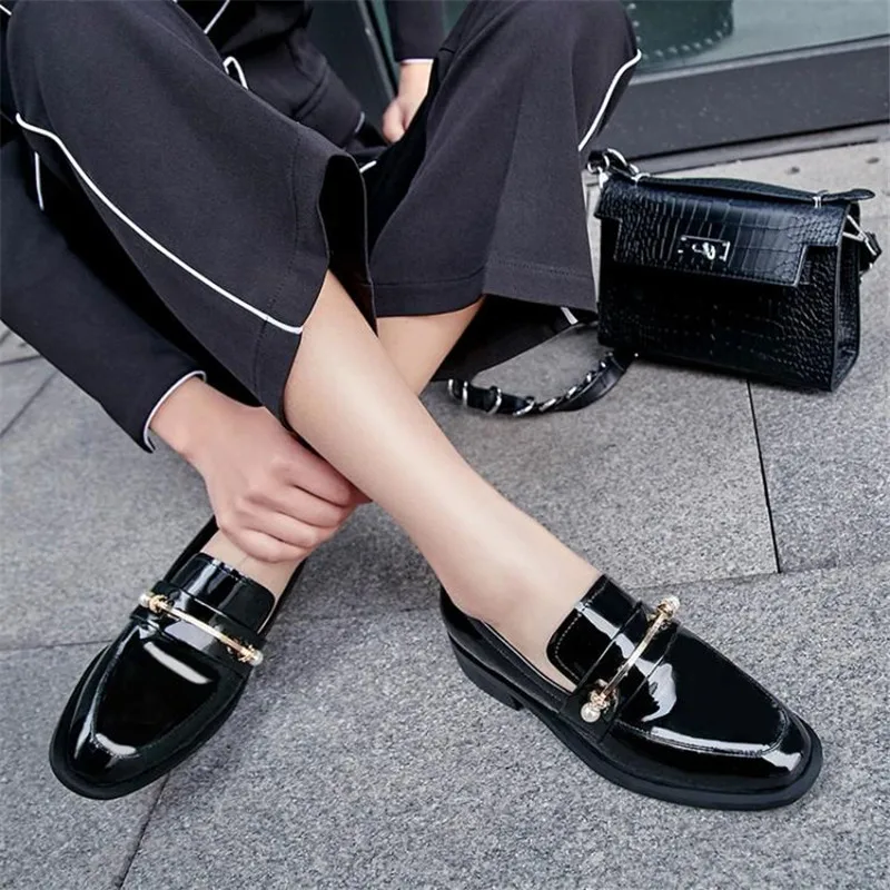 2019 Spring New British Women Loafers Patent Leather Women's Oxford Shoes Shallow Mouth Square Toe Pearl Casual Flat Shoes Woman (4)