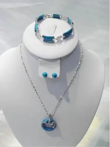 

Shipping Wholesale>>>new hot Turquoise pendants 3 sets