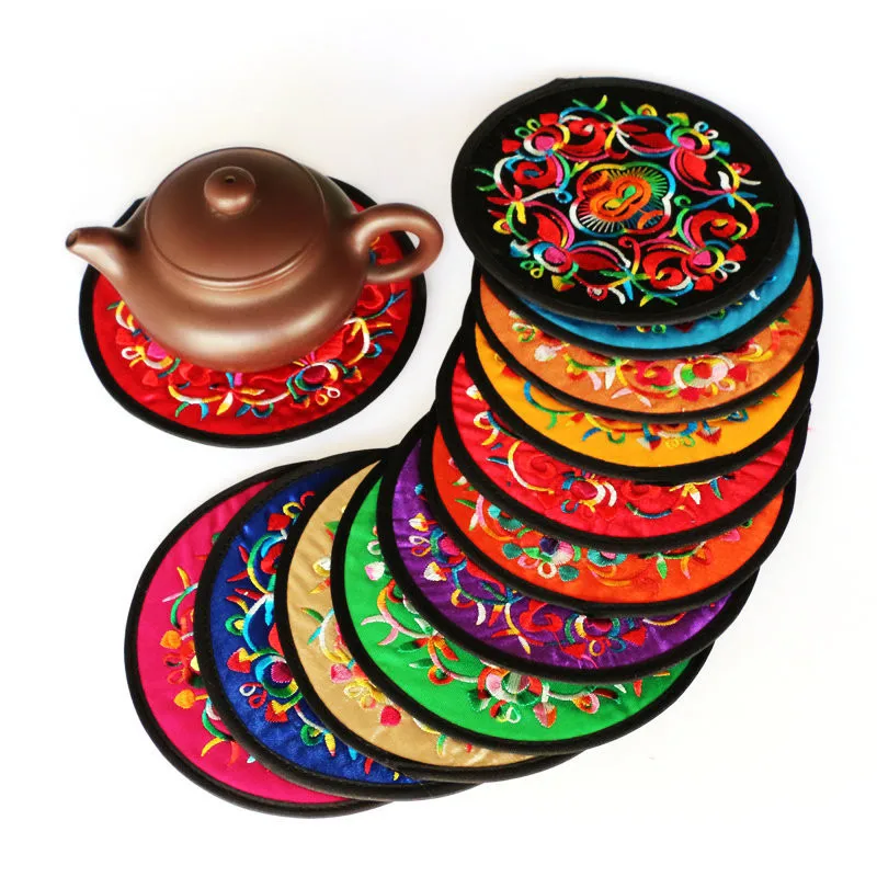 

Chinese Style Cloth Coaster Custom Silk Cup Coaster Custom Chinese Circular Embroidery Coasters Classical Flavor
