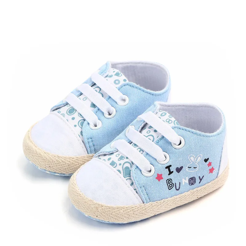 Обувь для новорожденных; коллекция года; детская обувь с принтом кролика; обувь из парусины для малышей; кроссовки на шнуровке для маленьких девочек и мальчиков; обувь для малышей 0-18 месяцев