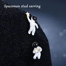 Cute Sky Space Star Astronaut Small Stud Earring Creative Design Asymmetrical Starry Earrings for Women Girl Cute Sky Space Star Astronaut Small Stud Earring Creative Design Asymmetrical Starry Earrings for Women Girl