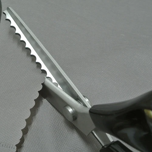 

New and Hot DIY Necessary Sewing Tools Tailor's Scissors 3mm Wave Lace Dressmaker's Shears
