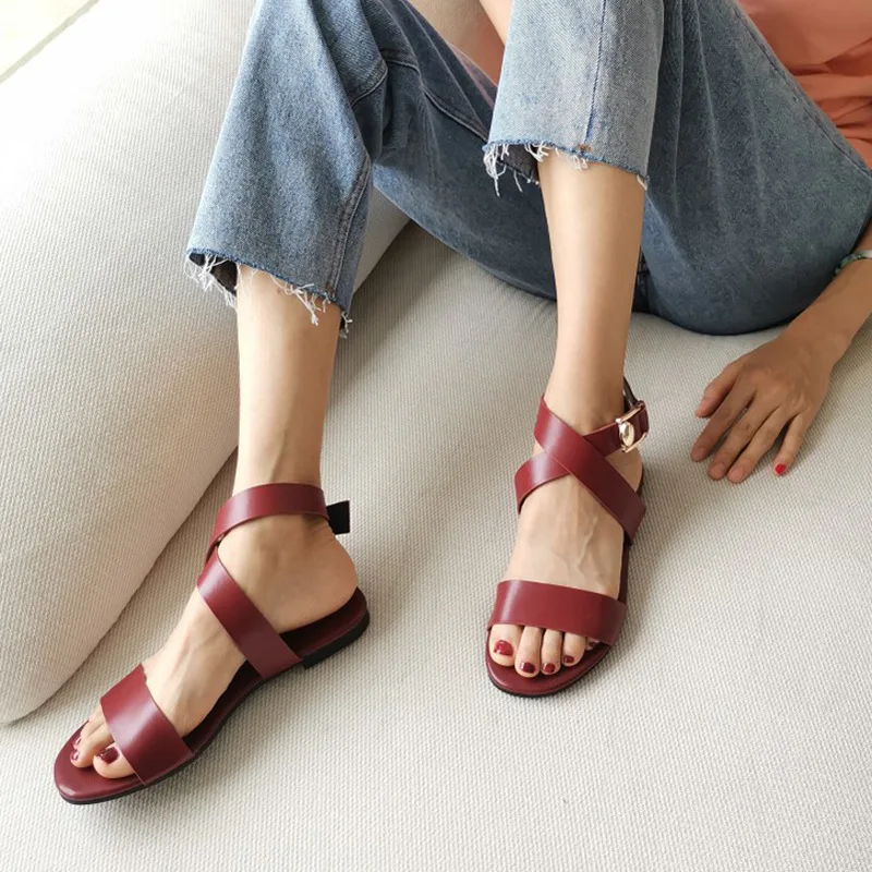 

2019 Summer New Open Toe Flat Simple Buckle Female Simple Sandals Casual Student Flat Sandals
