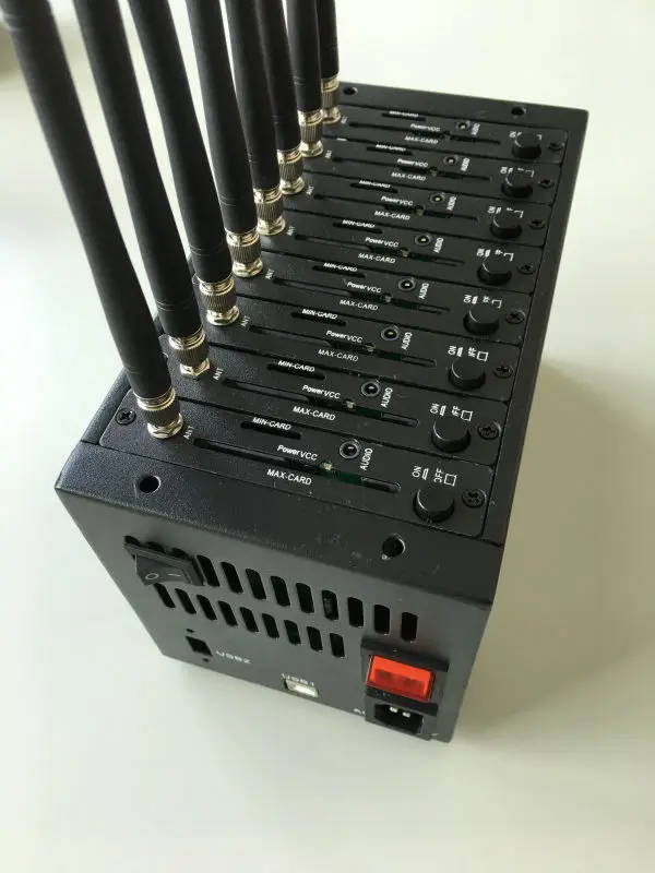 Новый продукт Wavecom Q2406B 8 портовый модемный пул для смс перезаряжаемый и USSD стойкий