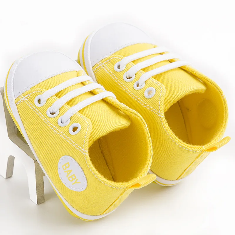 Новая парусиновая спортивная детская обувь для новорожденных мальчиков и девочек, первые ходунки Infantil мягкая подошва для малышей тапочки для малышей 0-18 месяцев