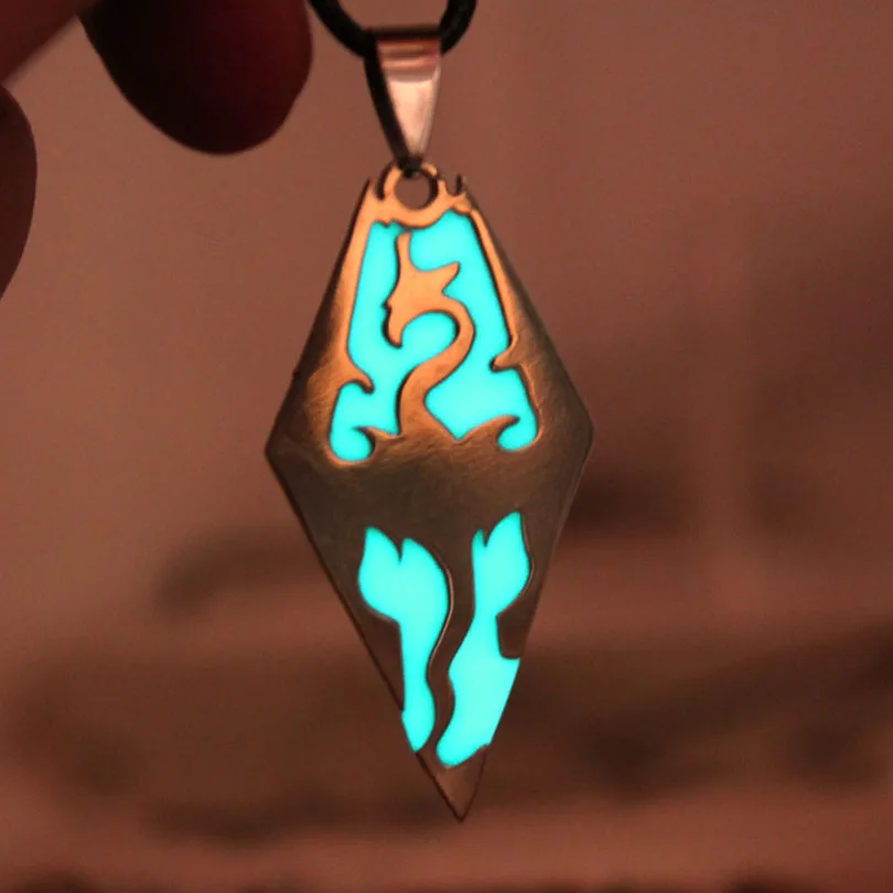 Glowing Dragon necklace Punk Necklace Pendants Necklaces GLOW in the DARK Akaviri amulet gift | Украшения и аксессуары