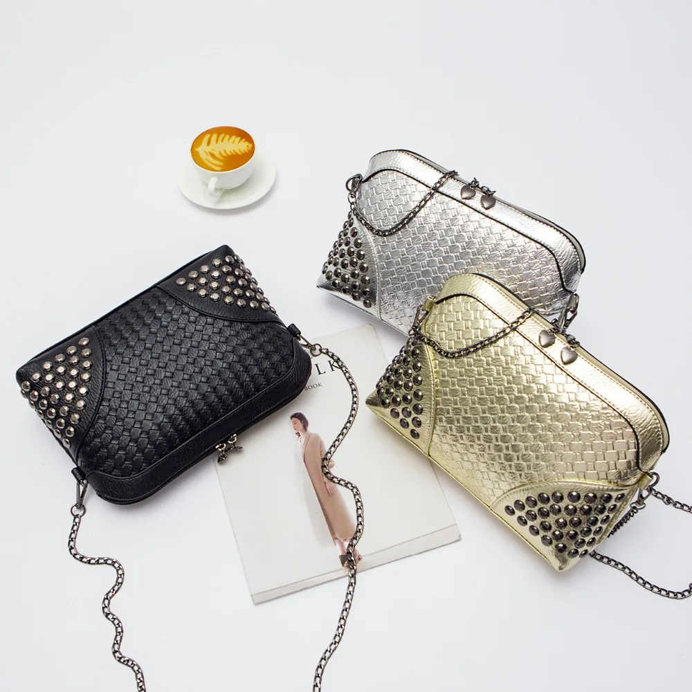 الحياكة Crossbody حقيبة المرأة الفضة حقائب اليد البسيطة الذهب المنسوجة يوم مخلب المسامير الأسود جلدية الشاطئ الكتف حقيبة ساعي XA93H