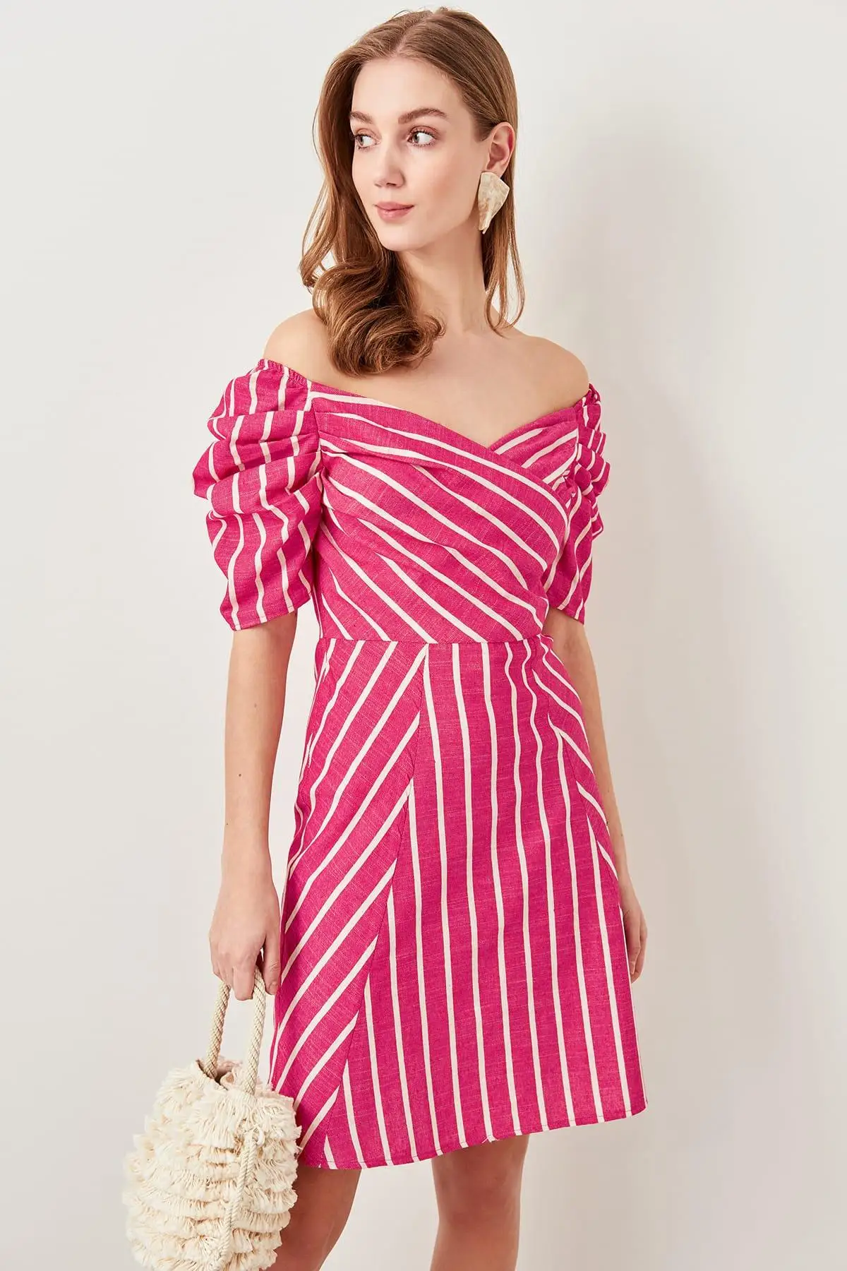 

Trendyol Pink Striped Dress TWOSS19EH0082