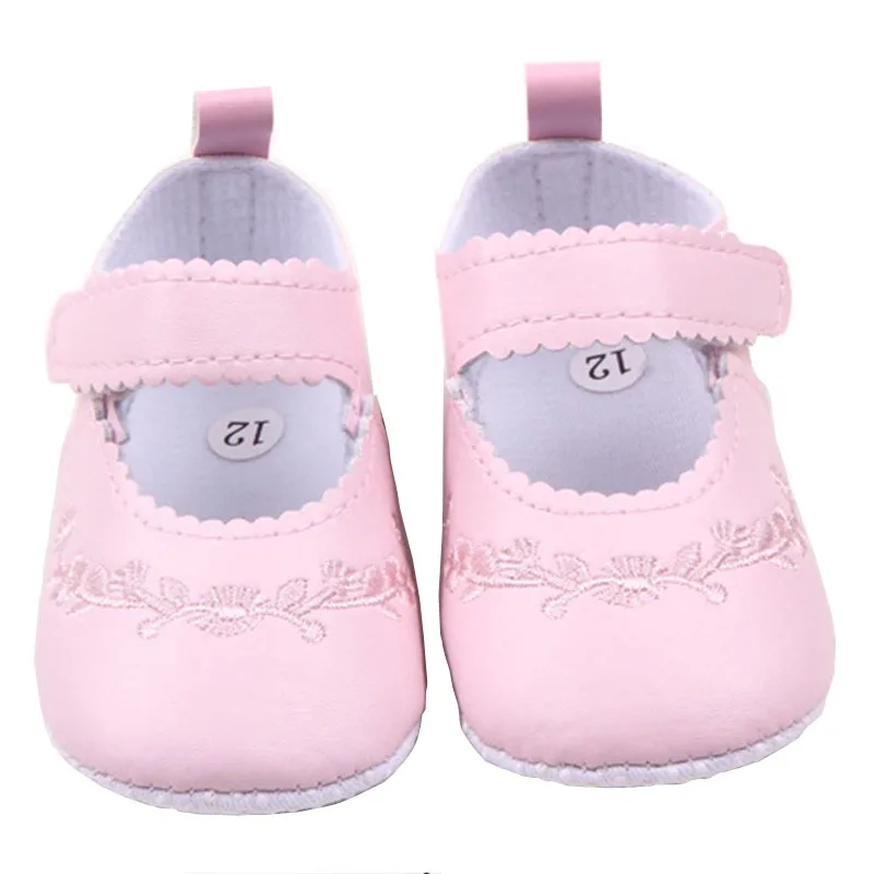 Детские Девочки Первые ходунки из искусственной кожи Милая принцесса детская обувь, новорожденные удобные уличные детские туфли розовый черный белый противоскользящие кроссовки