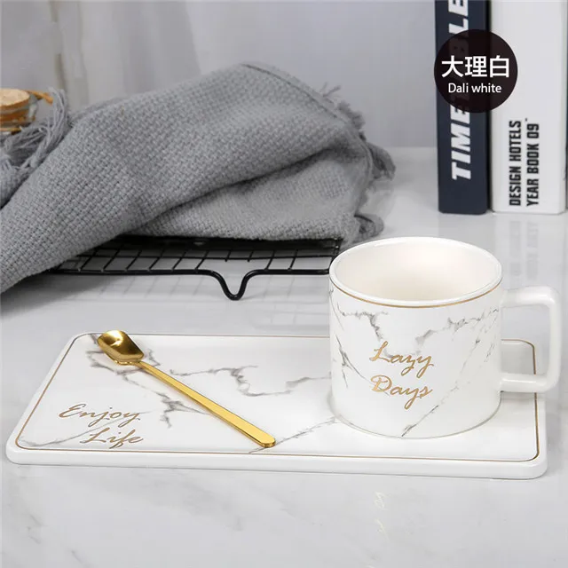 Золотая инкрустация, Мраморная кофейная чашка с ложкой и блюдцем, керамическая чашка для послеобеденного чая, тарелки, INS, модная кружка для молока, Прямая - Цвет: Белый