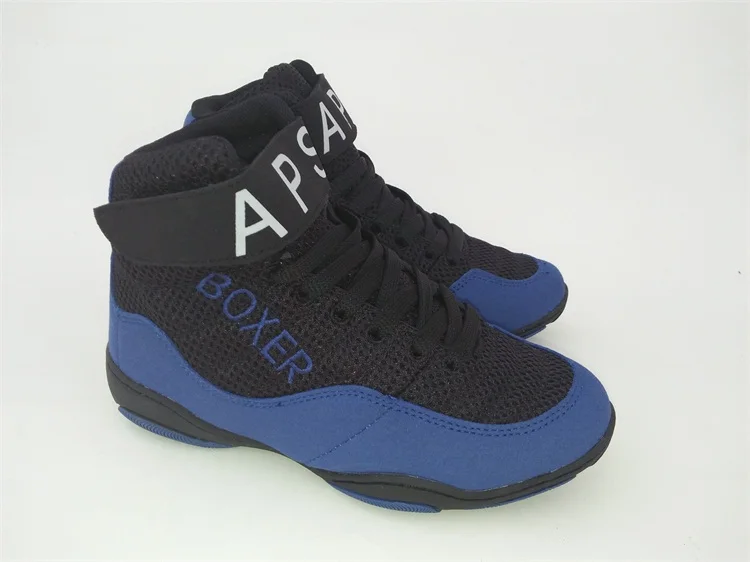 

Both men and women use the light and breathable wrestling shoes boxing shoes to fight wushu integrated training shoes 36-47