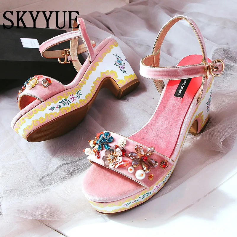 

Genuine Leather Black Vevet Women Sandals Crystal Bead Flowers Chunky Heels SummerBuckle Strap Women Sandals Wedding Shoes