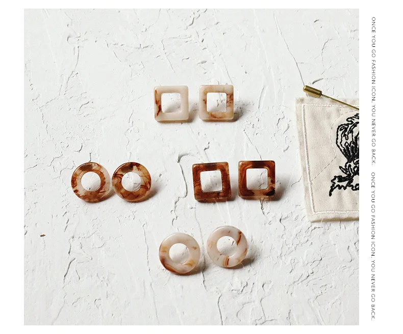 

Free Shipping Simple Square Round Ivory Brown Resin Cute Stud Pretty Earring