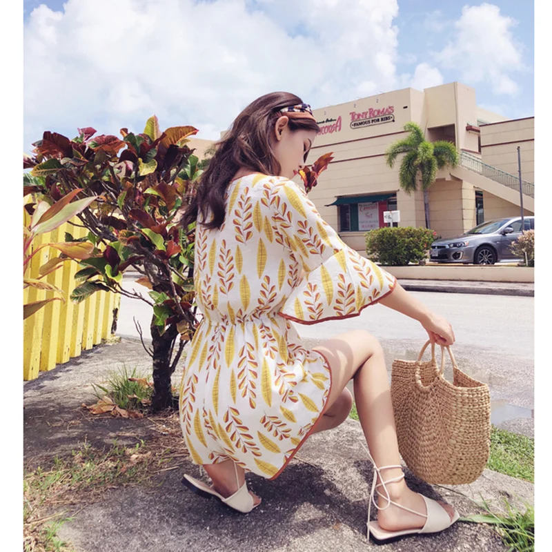 Mishow jumpsuits female new summer 2018 han edition to collect waist show thin floral v-neck pants MX18B2813 Mishow jumpsuits female new summer 2018 han edition to collect waist show thin floral v-neck pants MX18B2813