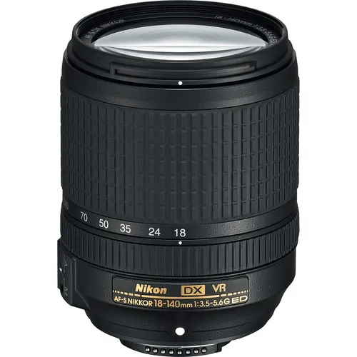 Камера Nikon D5600 DSLR с объективом 18-140 мм