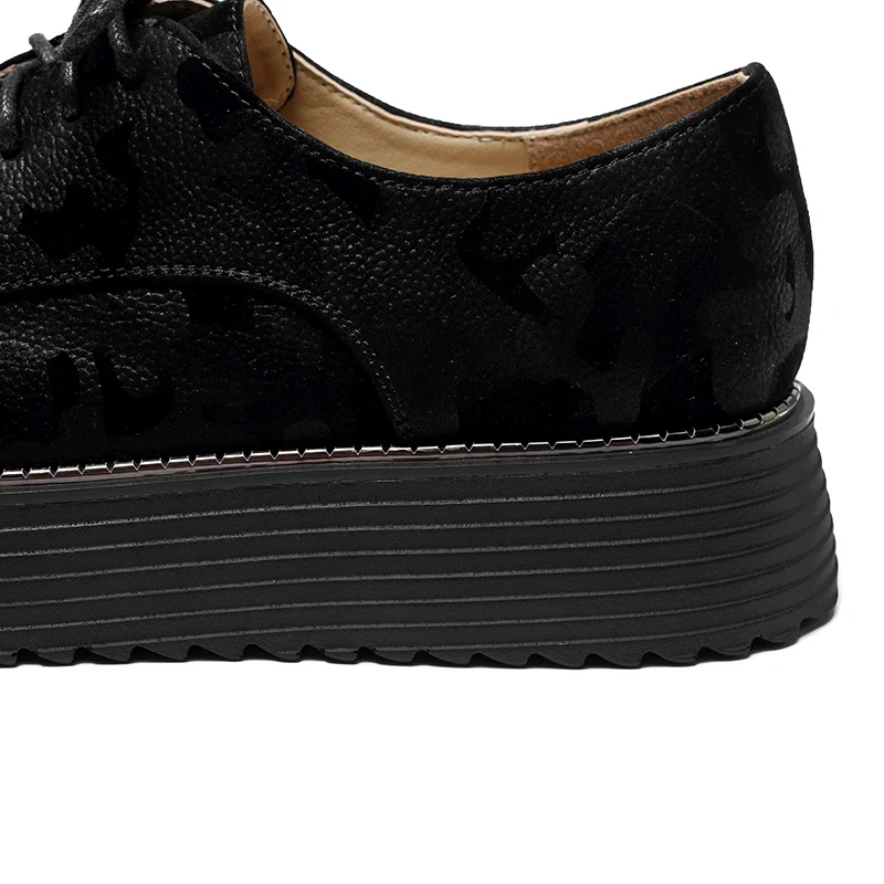 AIMEIGAO Spring Autumn Lace-up Flat Platform Shoes Thick Bottom Women Casual Shoes British Style Women Brogue Shoes