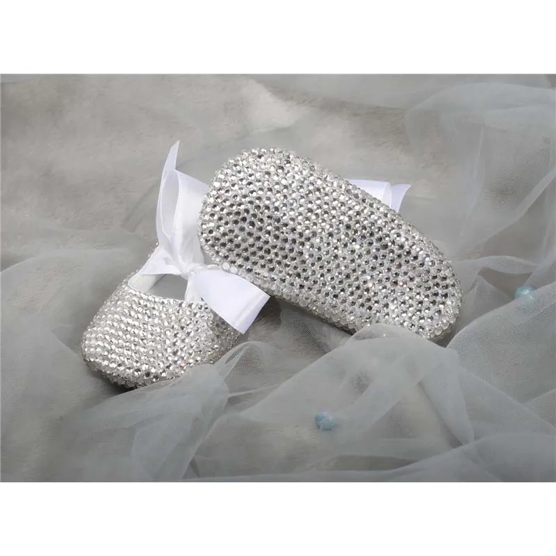 Goedkoop Baby Meisjes Babyschoenen Schoenen Wit Kant Satijn Zachte Bodem Baby Jongens Schoenen Prewalker Walking Baby Peuter Schoenen Kinderen Schoenen