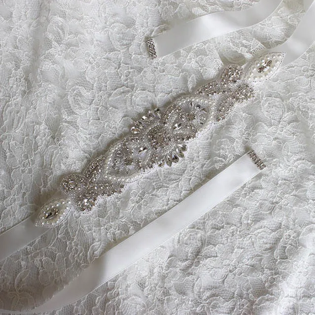 SLBRIDAL Свадебные аксессуары хрустальный свадебный пояс атласный горный хрусталь вечернее платье для выпускного вечера пояс Свадебная лента пояс подружки невесты для женщин - Цвет: White