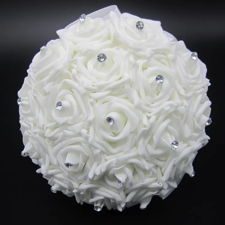 Lovely-White-Wedding-Bouquet-Bri