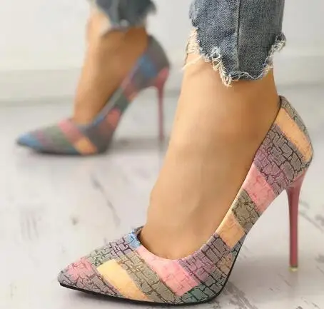 

Hot Selling Poinited Toe High Heels Contrast Color Pointed Toe Thin Heels Spring and Autumn Shallow Shoes
