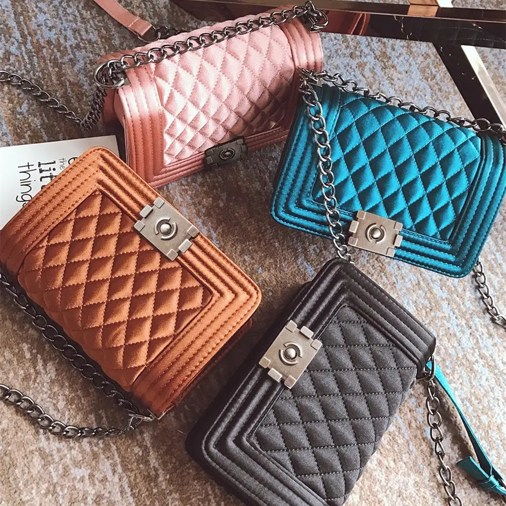 حقيبة يد فاخرة حقائب النساء مصمم حقائب كتف المخملية حقيبة ساعي سلسلة صغيرة أكياس Crossbody للنساء 2019 بولسا الأنثوية حقيبة يد فاخرة حقائب النساء مصمم حقائب كتف المخملية حقيبة ساعي سلسلة صغيرة أكياس Crossbody للنساء 2019 بولسا الأنثوية