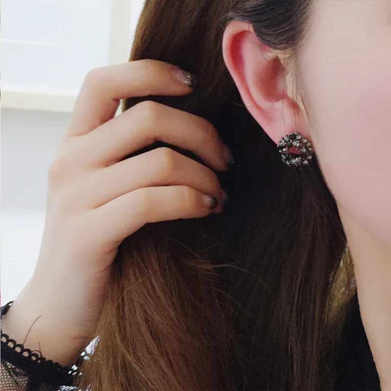 

CHIMERA Women's Simple Circle Stud Earrings Trendy Sparkling Crystal Rhinestone Earrings Birthday Gift Jewelry for Lady