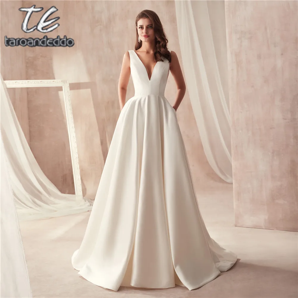 Kopen Beroemde Ontwerp Satijn Trouwjurk Met Pocket V hals Knipsel Side Open Back Bridal Dress Pocket Vestido Longo De Festa
