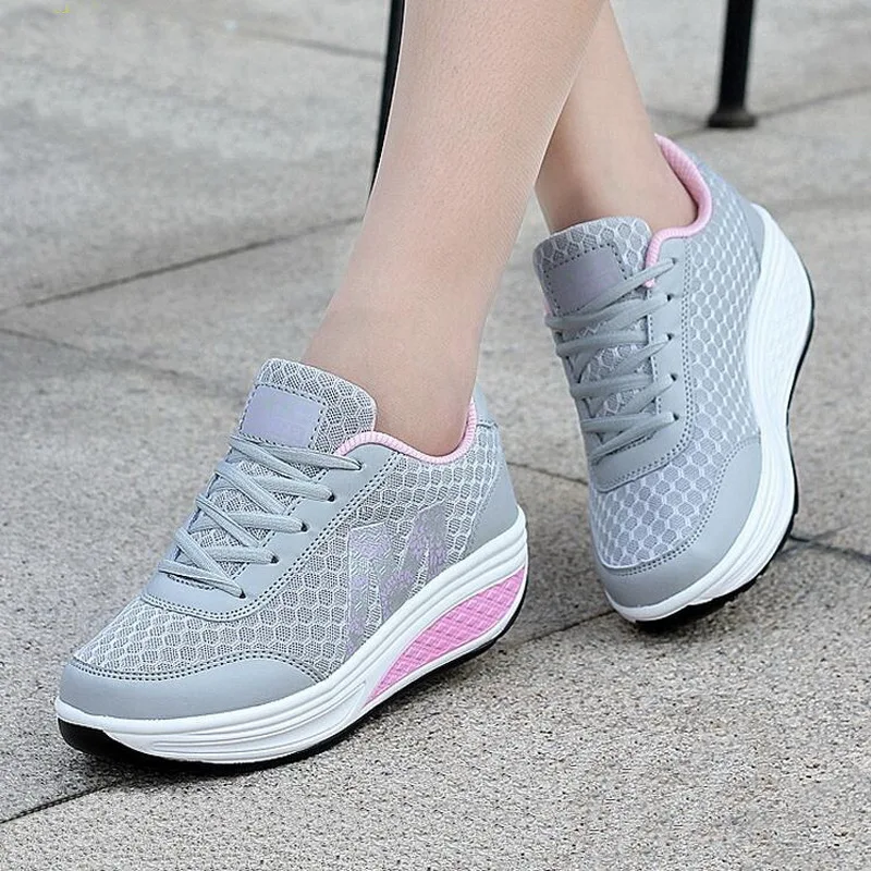 

2019 Women platform shoes Hidden Heel Women Casual Shoes Vulcanized Slip on high Breathable Leather Toe Sneakers Spring Autumn