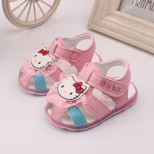Летние сандалии для маленьких девочек 1 год hello kitty Светодиодный свет обувь для принцессы для новорожденных дышащая мягкая подошва Спортивная обувь