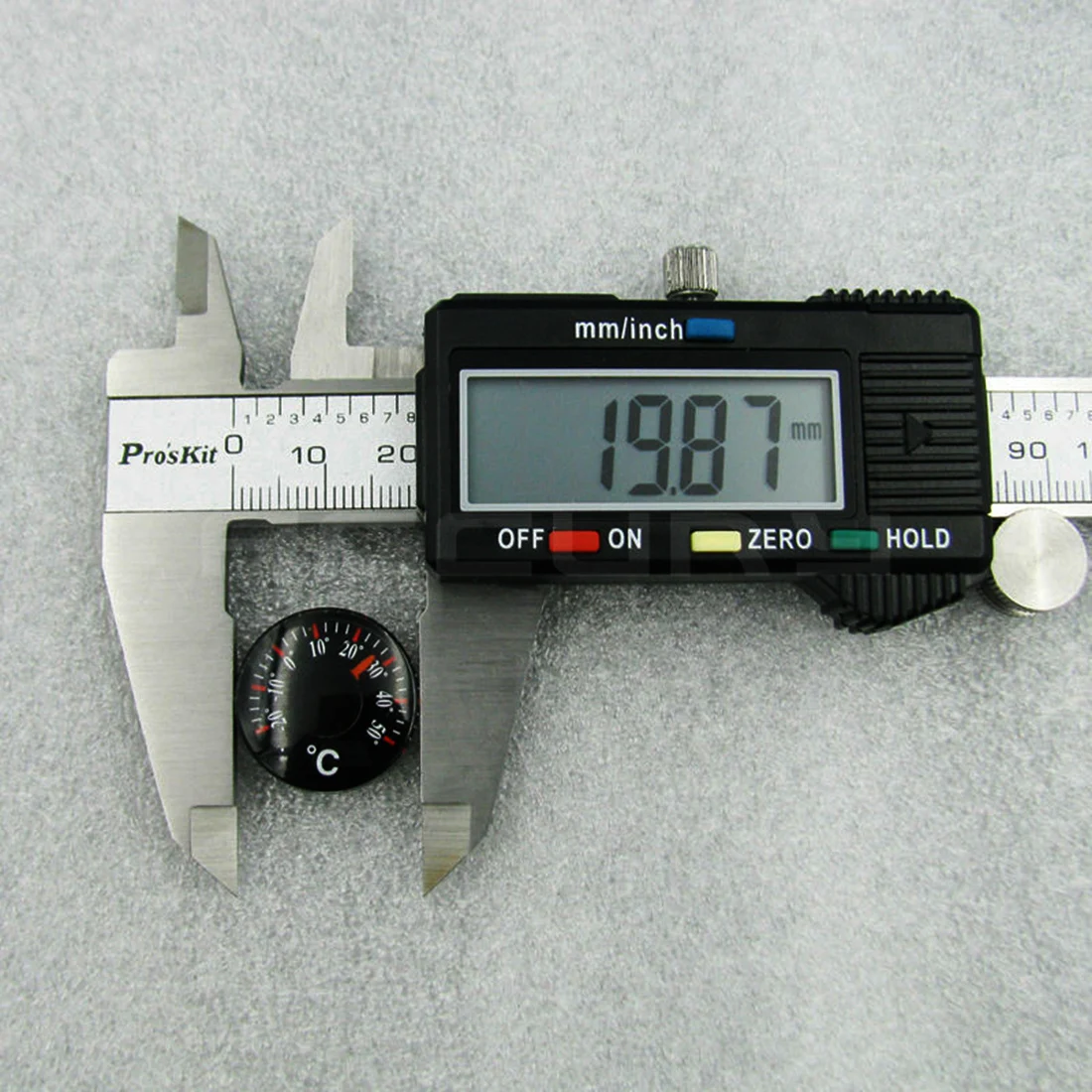 1pcs High Quality Diameter 20mm Plastic Round Mini Thermometer mini spirit Circular Thermograph Celsius hydro thermograph