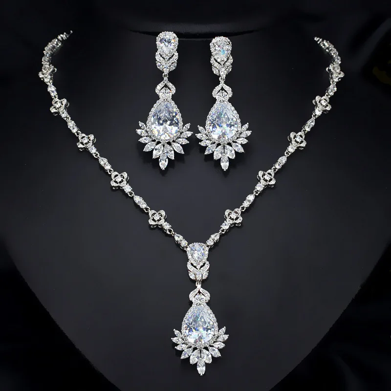 

Zircon Sleeve Chain for Bride's Wedding Dress Copper Plated White Gold Ear Jewelry Set Earring Necklace Pendant M02-T0105