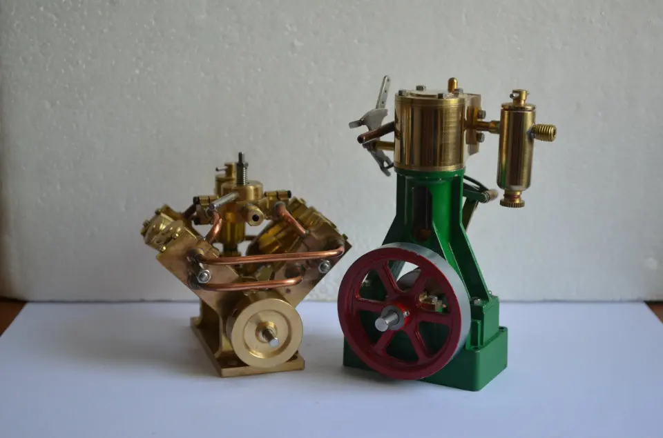 The 4 cylinder steam engine+NEW SINGLE CYLINDER STEAM ENGINE (2 sets