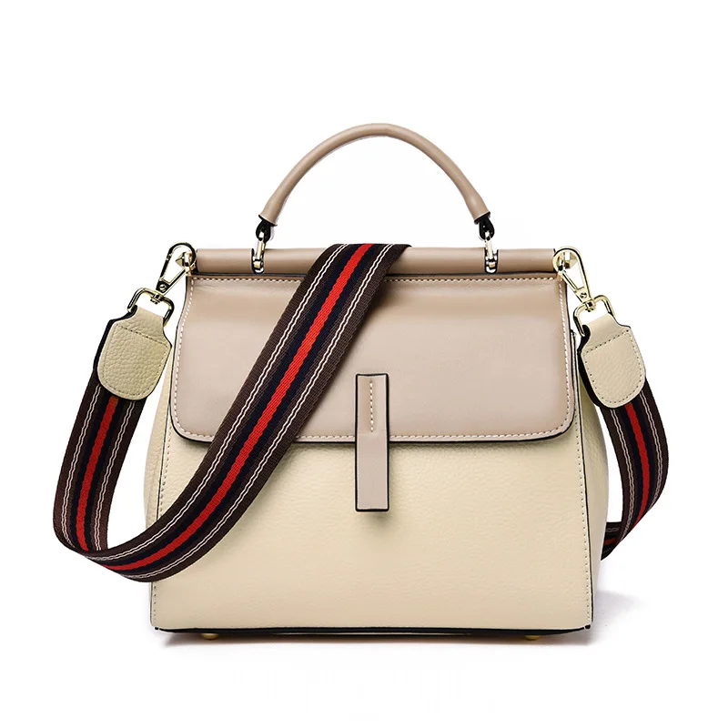 

2019 the new leather women's bag is a woman's has a leather single shoulder satchel on the head of the same woman's handbag.
