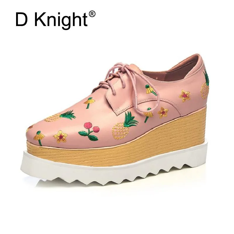 

Fashion 2018 New Spring Pumps Women Causal Shoes with Lace-up Oxfords Wedge Heel Embroider Decoration Women High Heels Creepers