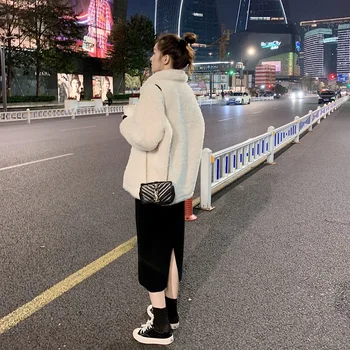 

2019 New Autum Winter Lamb Furry Coat women Fashion Warm Thickening Short Fur Integral Furry Coats Casual outerwear Female