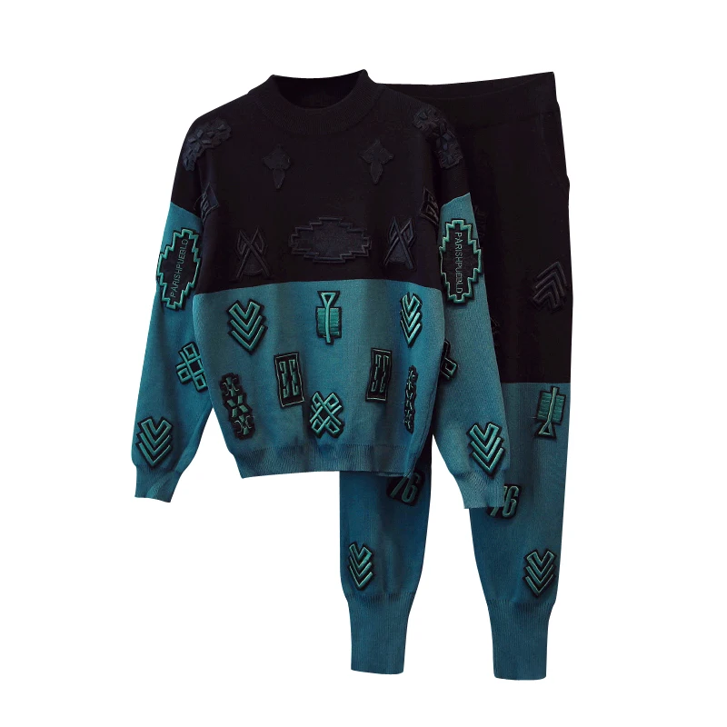 

Color matching knit suit women's embroidery spring and autumn new temperament casual fashion embroidery patch two-piece TB180801