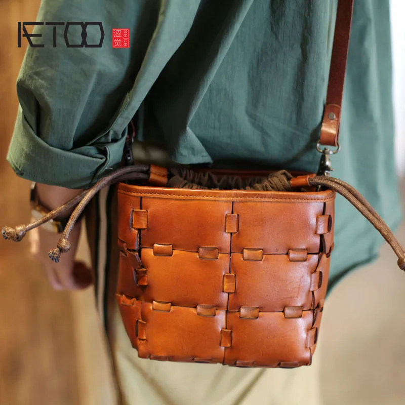 AETOO Vintage ethnic wind woven bag Sen small bucket bucket bag handmade leather wild women bag shoulder Messenger bag