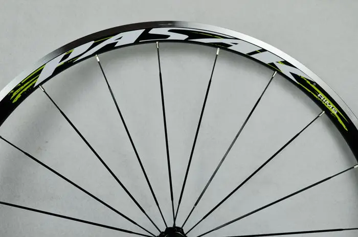 700C Литые колеса для шоссейного велосипеда, колесо для велосипеда, v-образный тормоз, алюминиевые колеса для велосипеда, диски, герметичный подшипник, плоские спицы 12sp