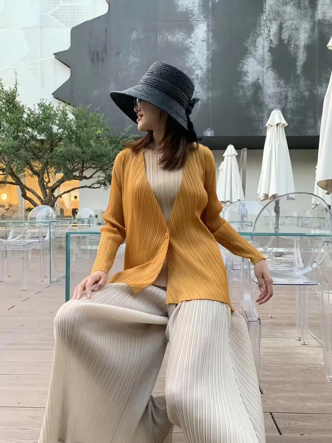 Бесплатная доставка Miyake новые складки soild отложной воротник ассиметричное